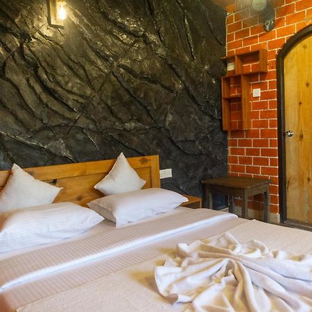 Hobbit Hole Hideaway Bed and Breakfast Ella Exteriör bild