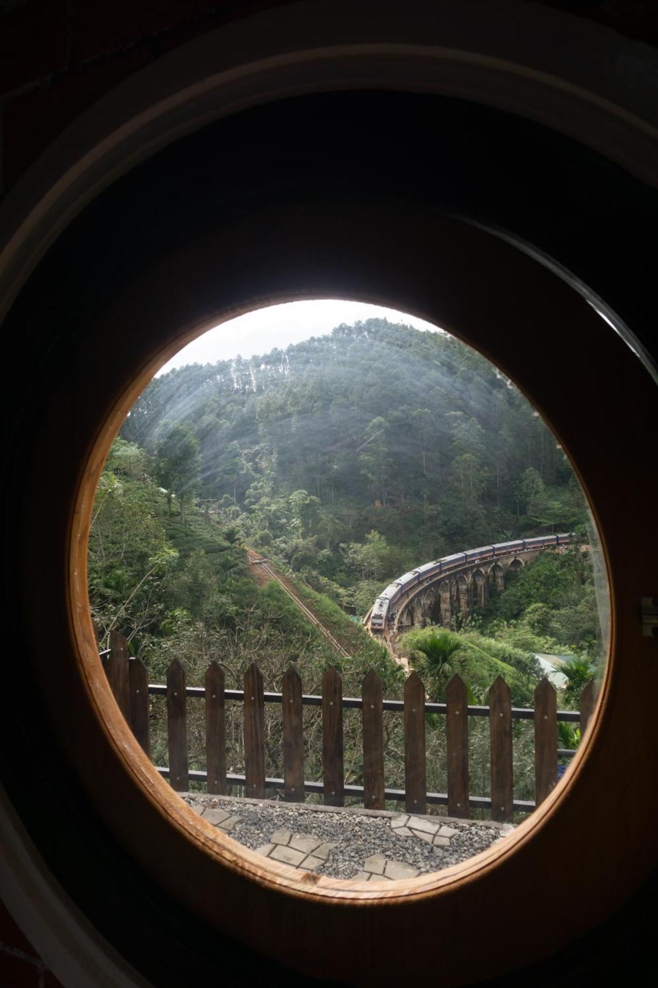 Hobbit Hole Hideaway Bed and Breakfast Ella Exteriör bild