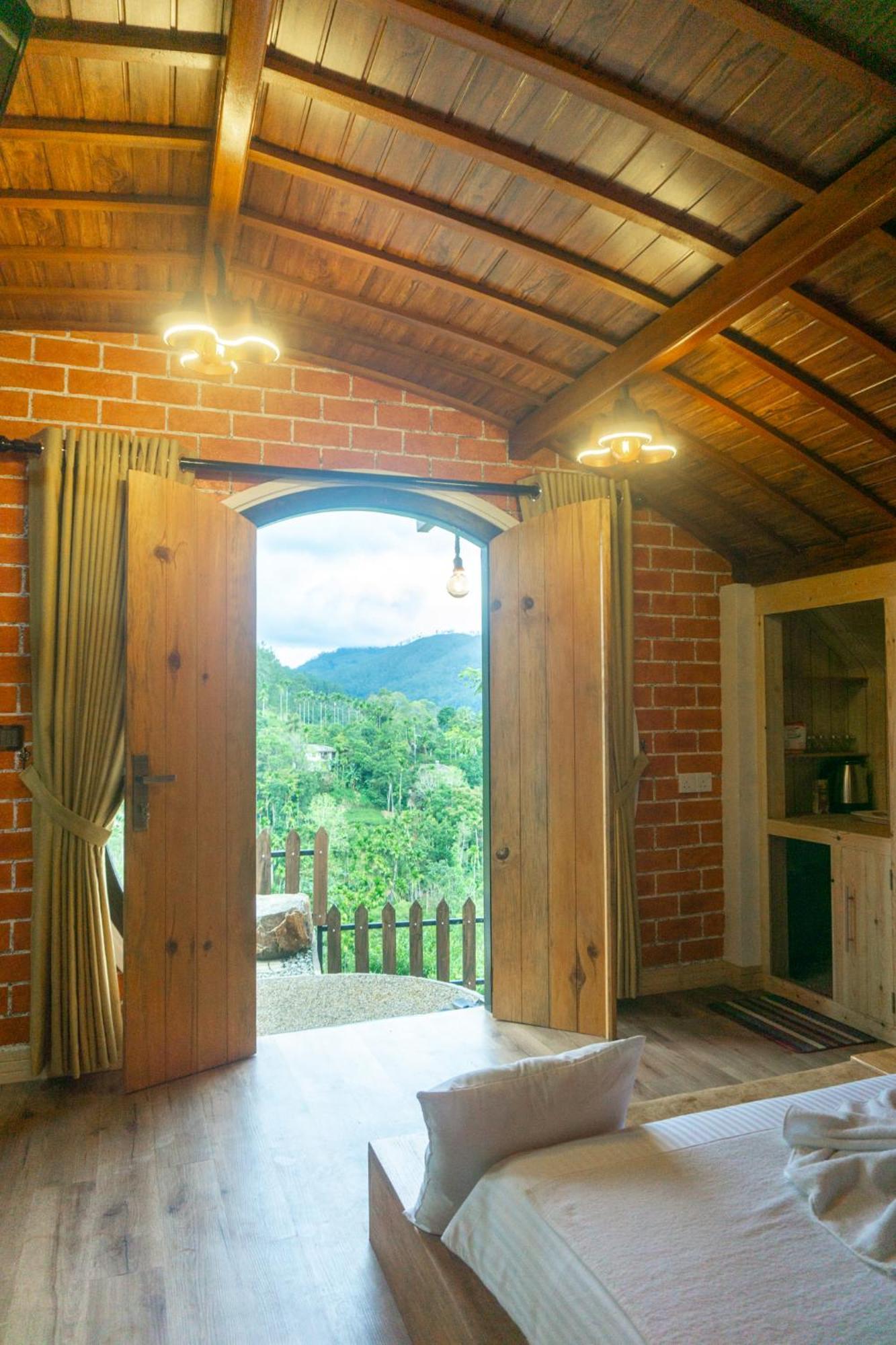 Hobbit Hole Hideaway Bed and Breakfast Ella Exteriör bild