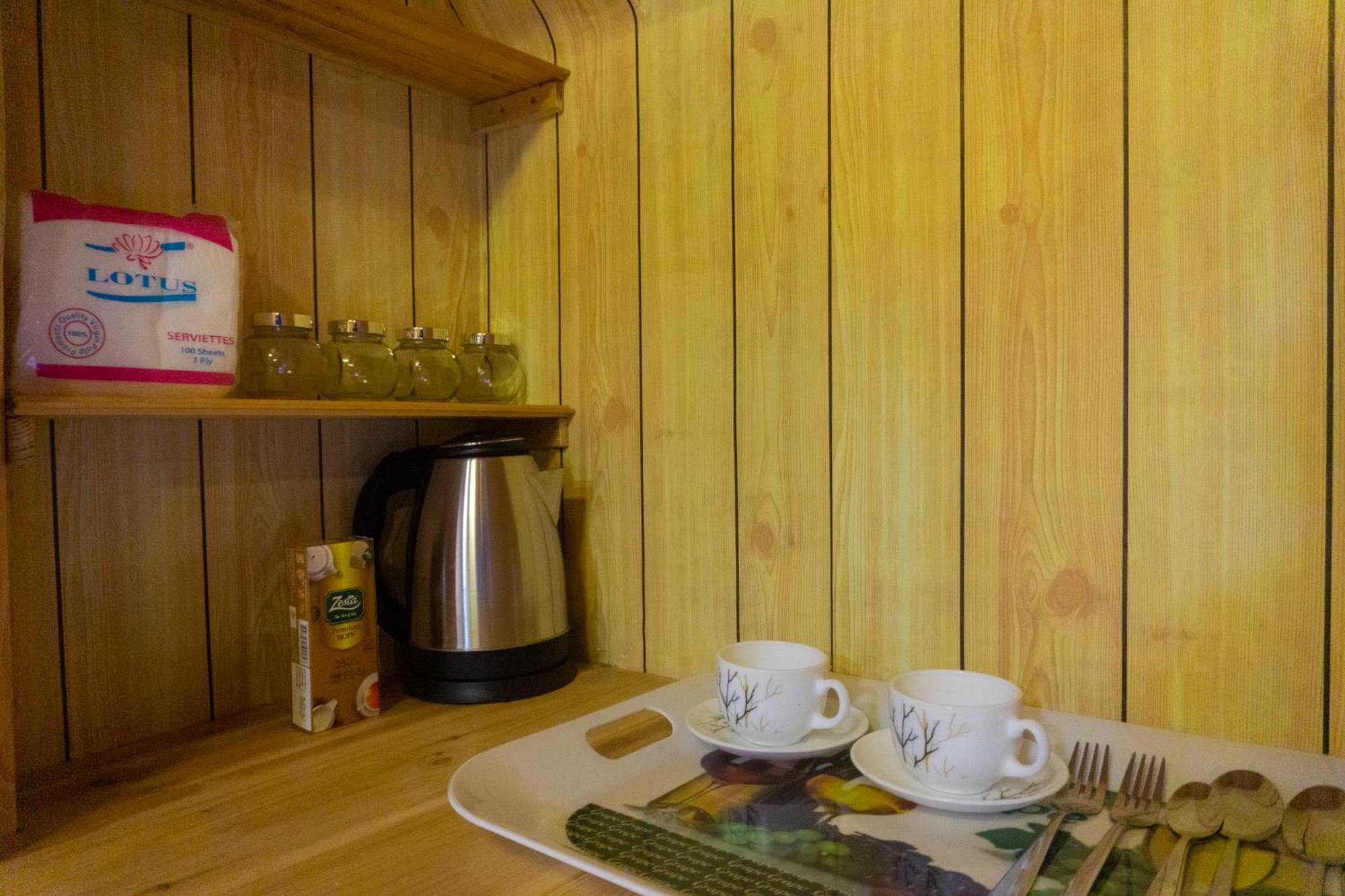Hobbit Hole Hideaway Bed and Breakfast Ella Exteriör bild