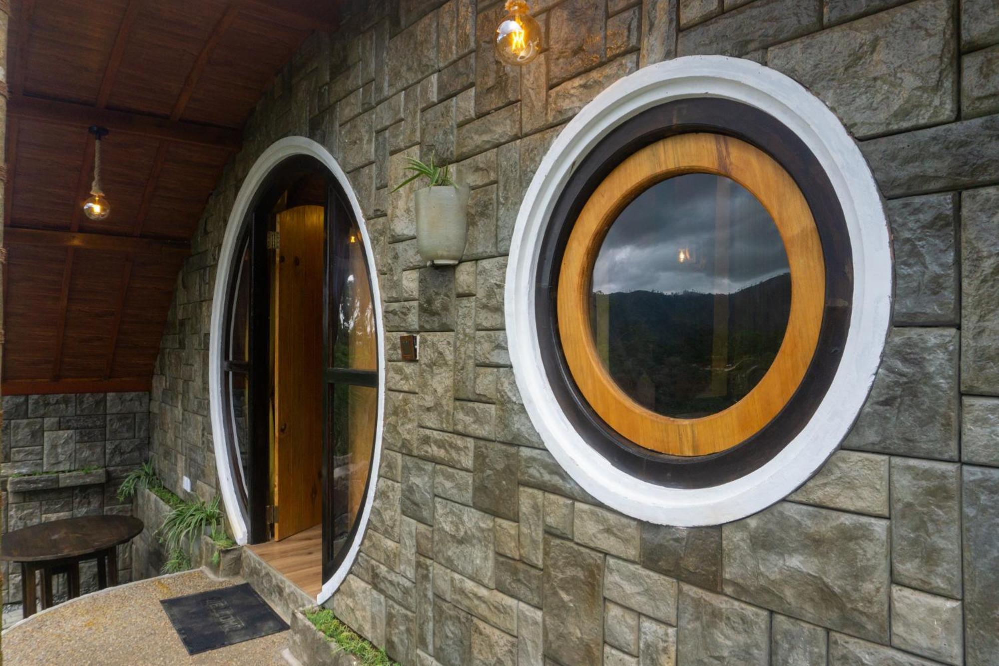 Hobbit Hole Hideaway Bed and Breakfast Ella Exteriör bild
