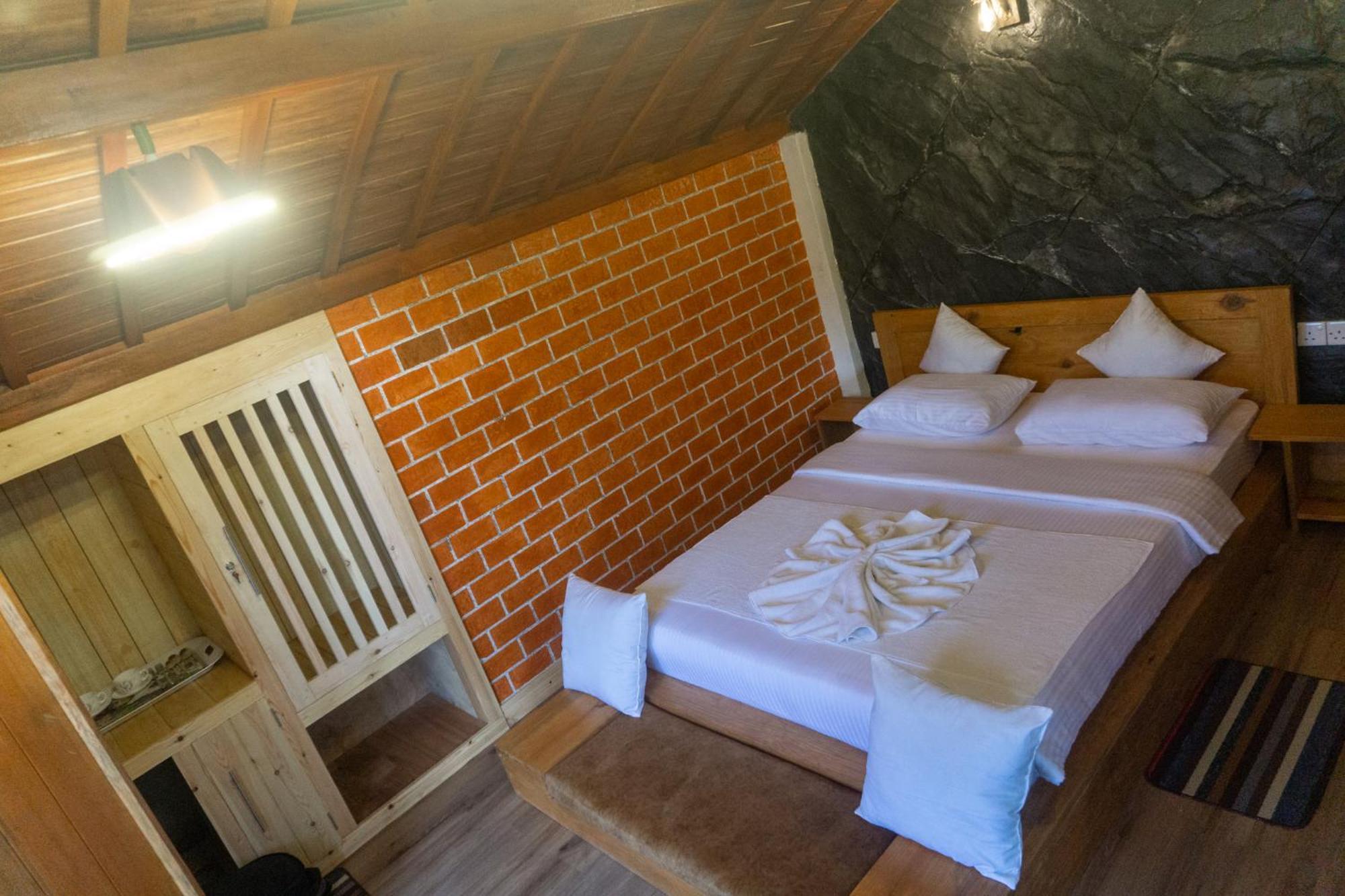 Hobbit Hole Hideaway Bed and Breakfast Ella Exteriör bild